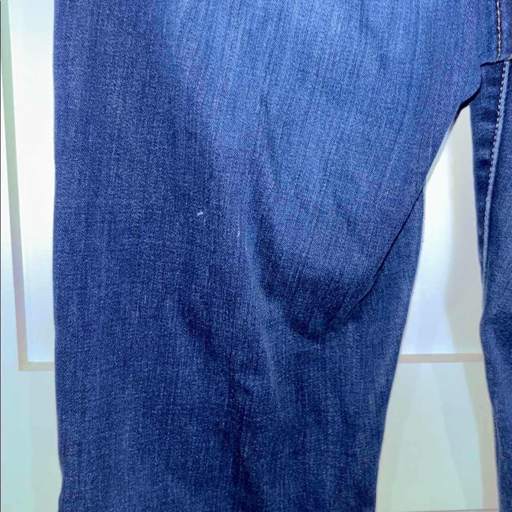 Levi’s Shaping Straight Jeans - Picture 14 of 16